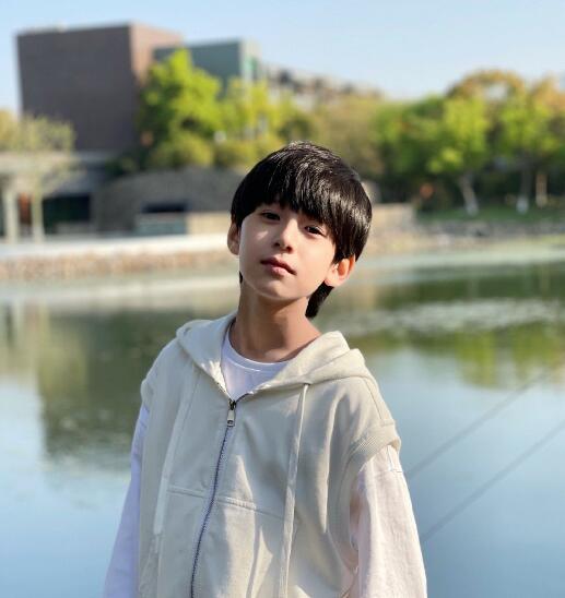 夏司逆,楚澜,童年楚晚宁扮演者林子烨多少岁个人简历