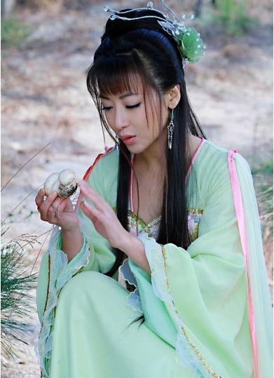 陈莎莎和陈紫函是同一个人吗 陈莎莎老公戴向宇资料照片