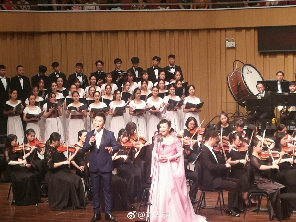 ������������ڸ�ʲô������� �����ڳ����Ѷ���Ǯ