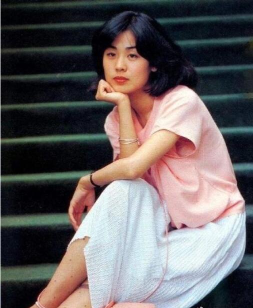 ��ɺ��״��� ���ĵ�һ���ɷ���˭