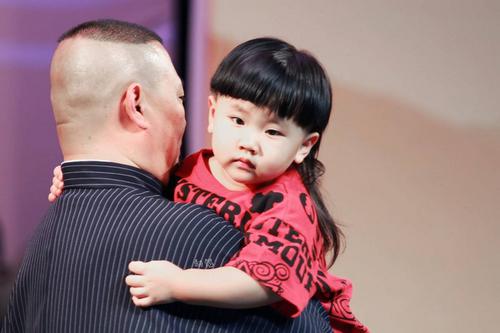 �������͹�������ʲô��ϵ ��������ĸ����˭