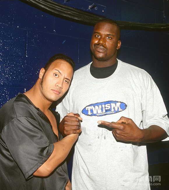 道恩强森纹身图案是什么 强森和奥尼尔合影照片