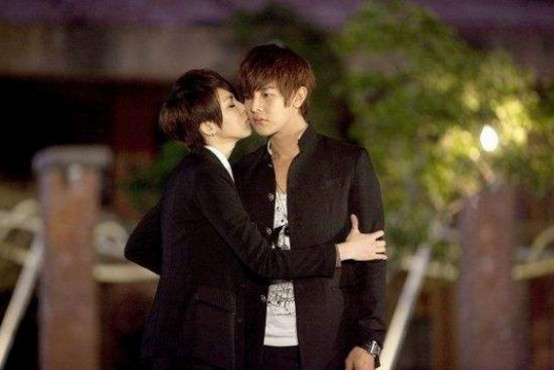 ����������ǰ��Ա�ͼ �����������Ů������