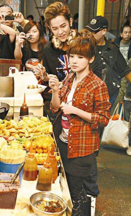 ����������ǰ��Ա�ͼ �����������Ů������