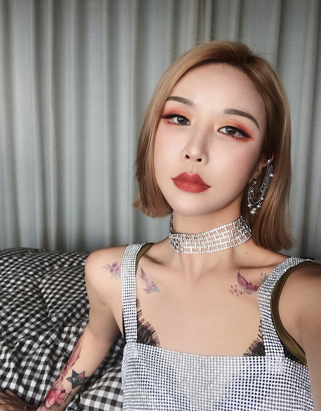 ��һ����������Ҳ����Ƭ���� ��һ����Լ�Ů�Ѱ������ô�