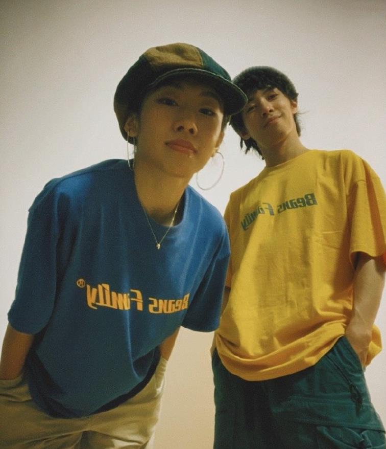 Ҷ���ڶ������Ķӵ� ��Ů����ͯͯ��Ƭ