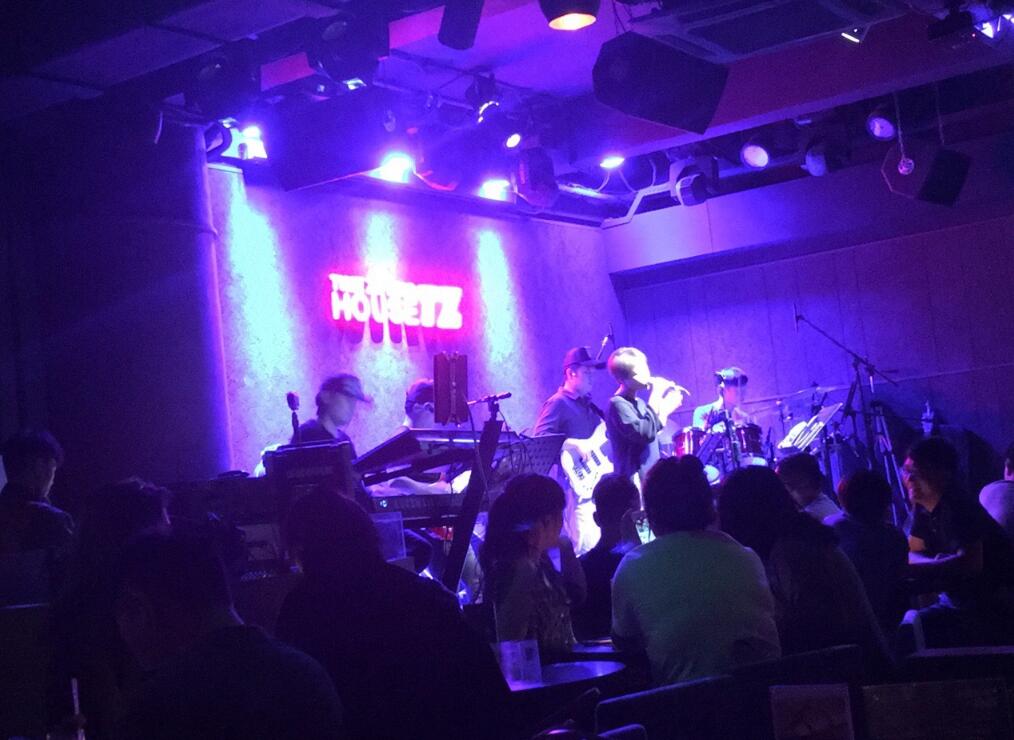 �ư�ɢ̨����λ����֮����� ɢ̨һ�����Ǯ