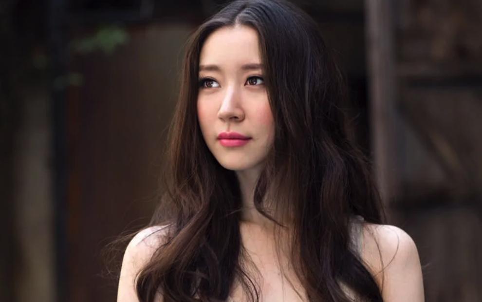 �����Ӹ������ϼ�� ������һλ�����˺ͼ���