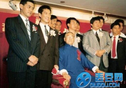 ��ռԪ�����ٹ�Ĺ�ϵ ����λ�����Ҳ�û�й�ϵ