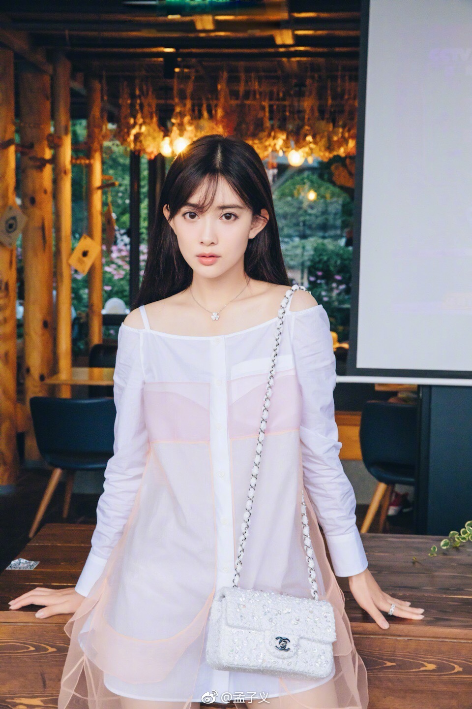 �������ǵ����ٵ�Ů���� �����山���տ������������ع�