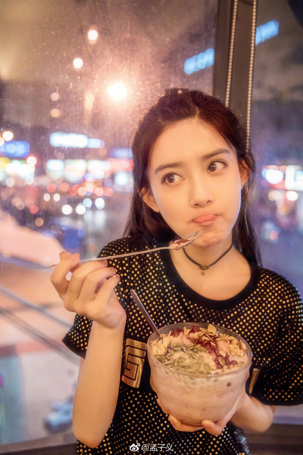 �������ǵ����ٵ�Ů���� �����山���տ������������ع�