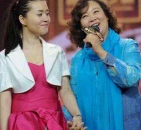 丁嘉丽女儿的父亲 丁丁是她和第一任丈夫吴广川所生