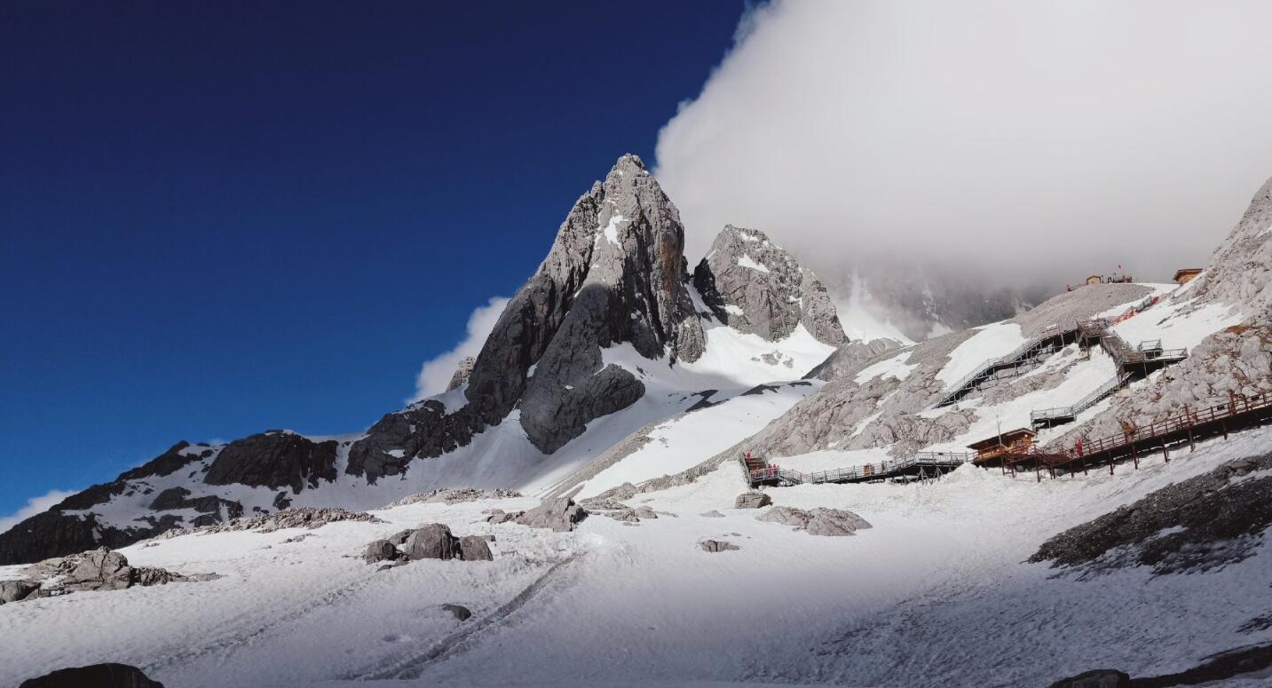 丽江玉龙雪山闹鬼灵异事件真相 这里有12对情侣殉情真假