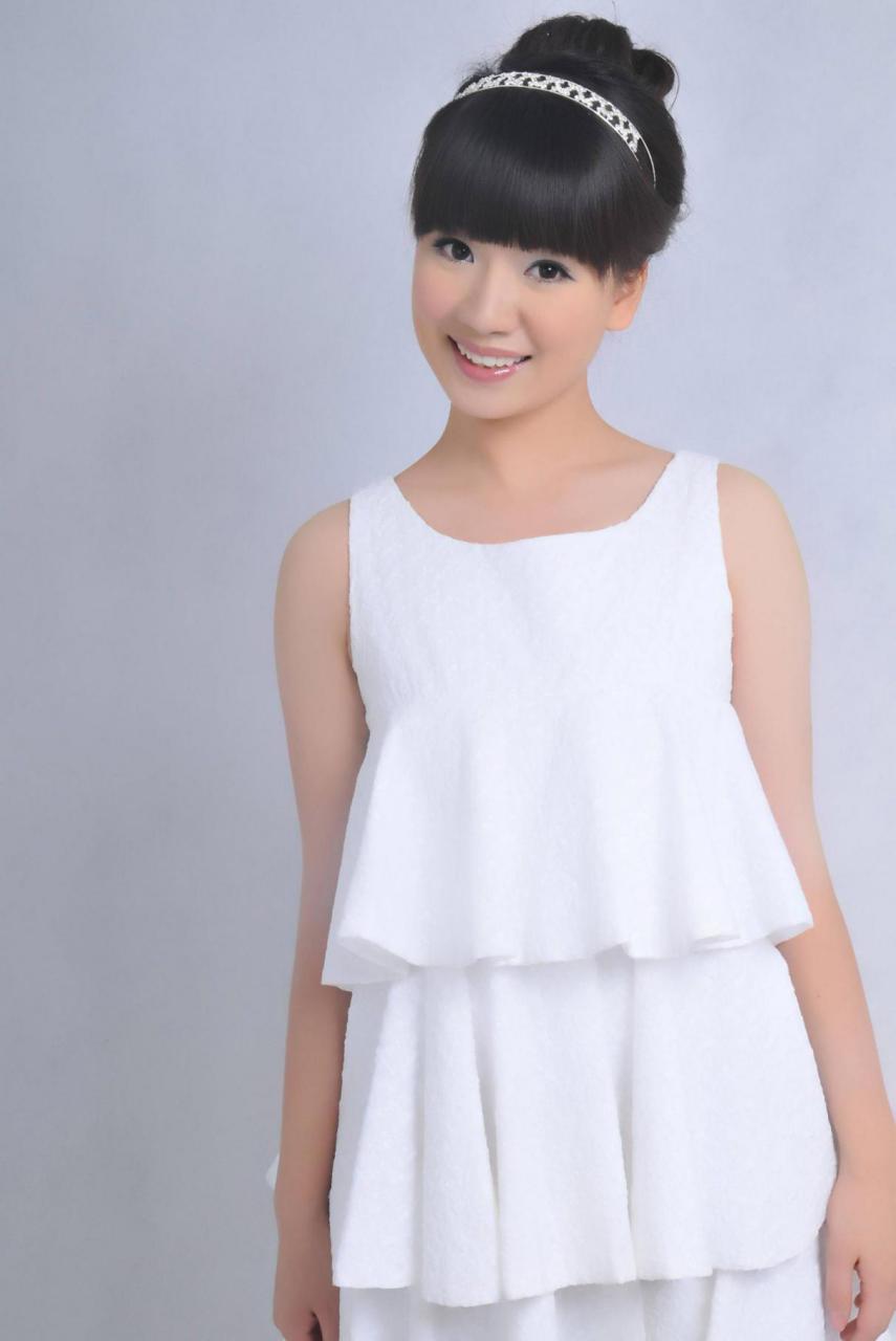 白羊血型:ab姓名:陈苏毕业院校:中央戏曲学院表演系籍贯:浙江杭州年龄