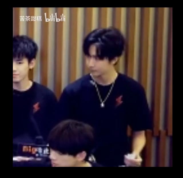 ����Ϊʲô�н��������ҡ������� ��������͢��ʲô��ϵ