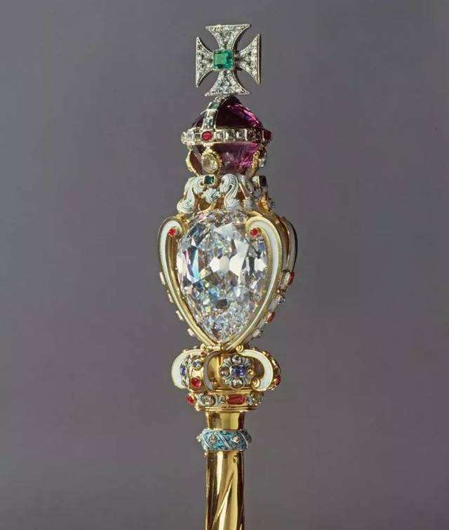 英国女王权杖上的非洲之星钻石多少钱 英王权杖现在在哪里