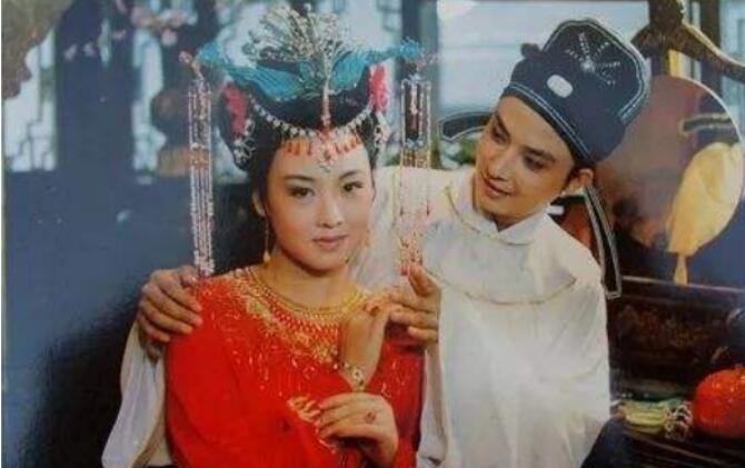 ����ǳ���÷Ϸ���� ��ٵ�Ů����ѩ����