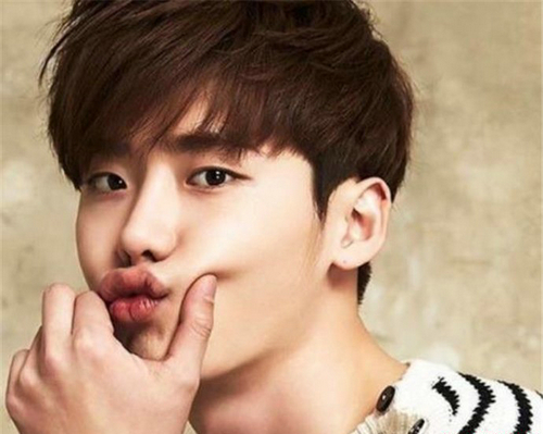 ����˶�촽�ϵ����ƽ�ʲô �����˵İ̺���