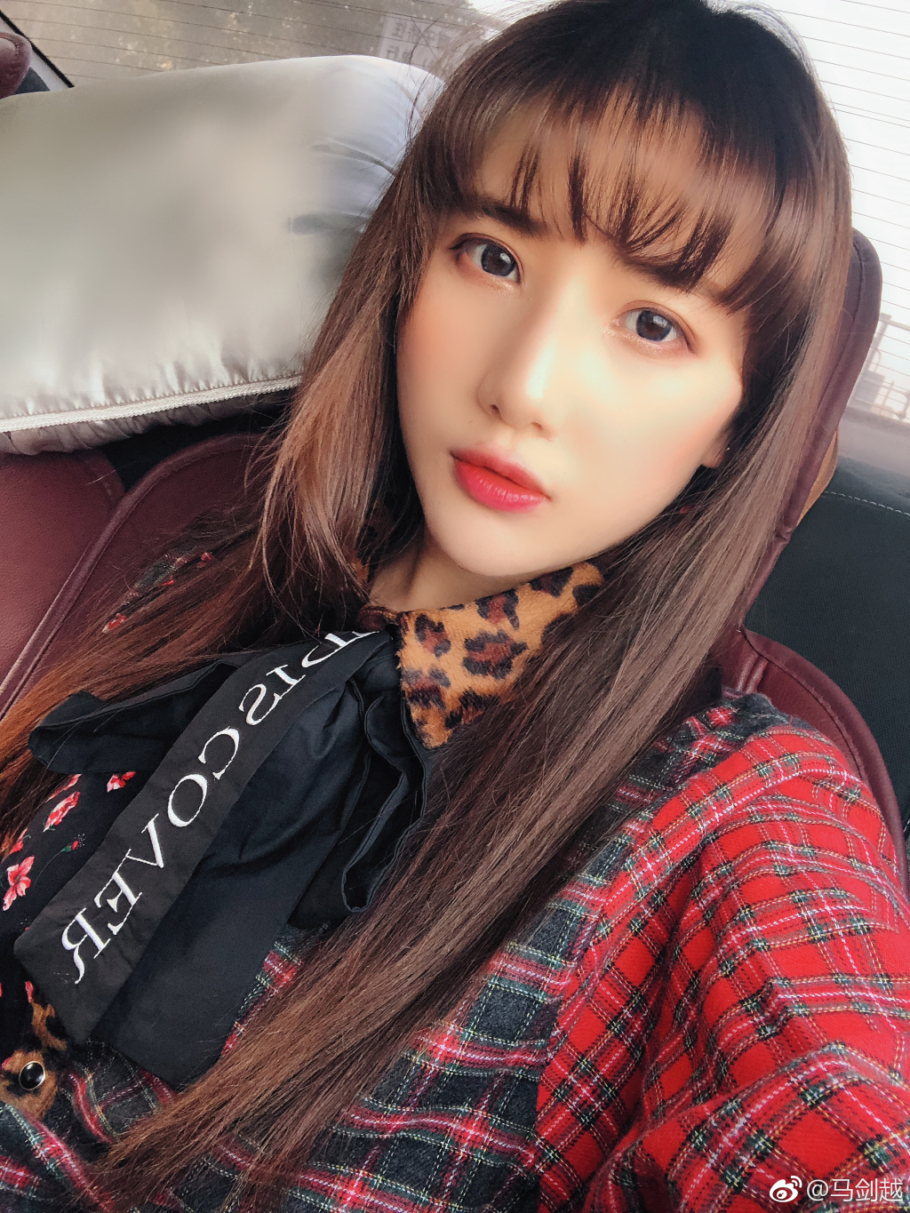 ����ԽŮ�ŵ��ϰ���˭ ˮ������SHOW����ԽӾװ�Ը���Ƭ����