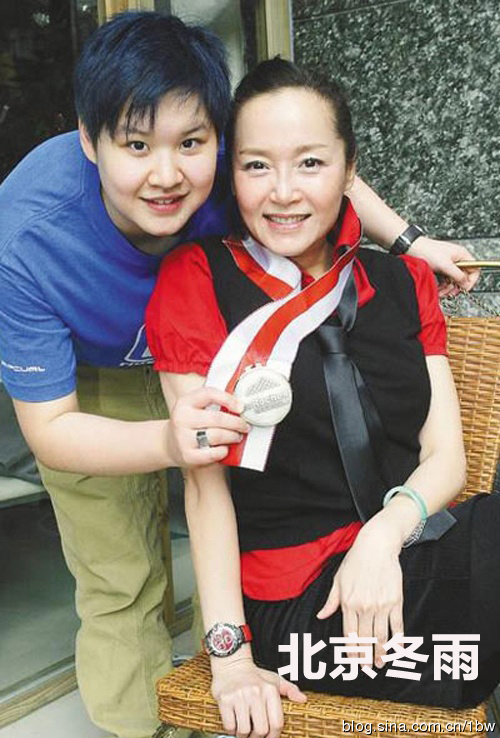 �����ٻ��ڳ���֤����Ƭ ���조��ʿ��ʵΪ������Ů��