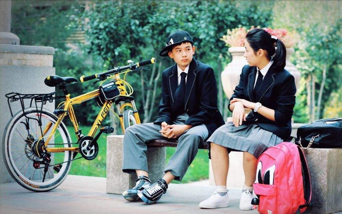 电视剧《小别离》是由黄磊,海清,朱媛媛,韩青,汪俊,陈小纭,张子枫,胡