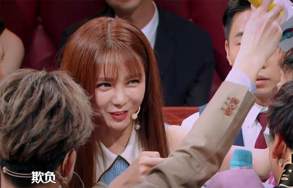 �����鱨�ְѴ����е�С���ݵ���˭ ����Ϊʲô���ϻ���