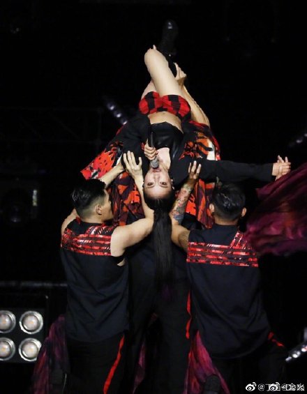 �����μ��������������һ�� ��ΪʲôͻȻ������