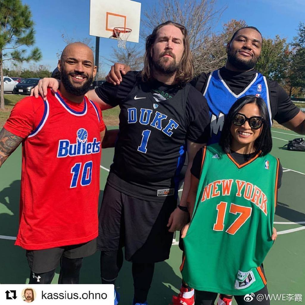 WWE�й�Ů�ӵ�һ����ϼ����ϼ������ WWE�ǲ����о籾����Ϸ