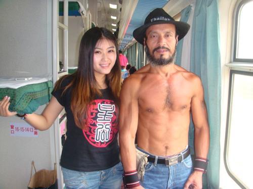 �人�峵���Ů����Ƭ �峵���ϼ�����״��������Ǯ����