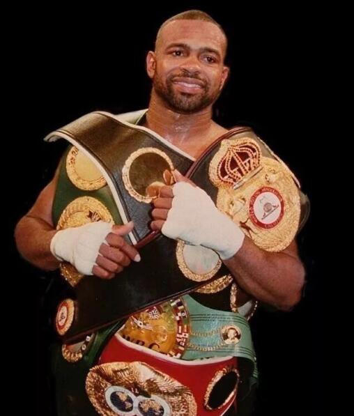 С������˹����������������ȭ���� ��������Ϊʲô�Ӹ�С��