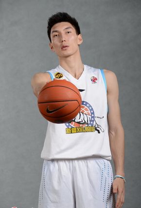 可兰白克现任女友照片 可兰白克年薪多少钱