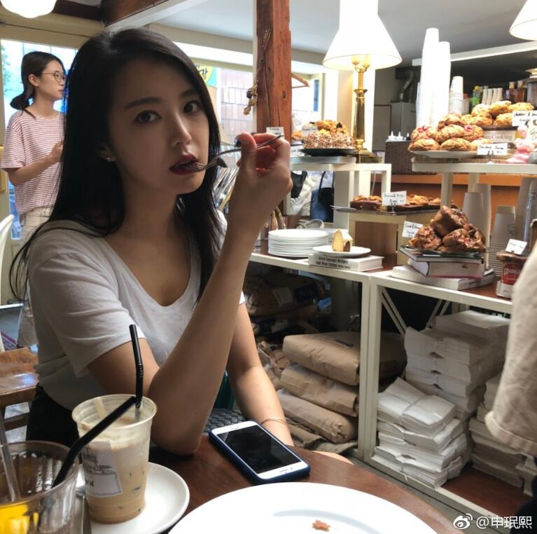 申珉熙和李沁私下好吗 申珉熙的老公是谁