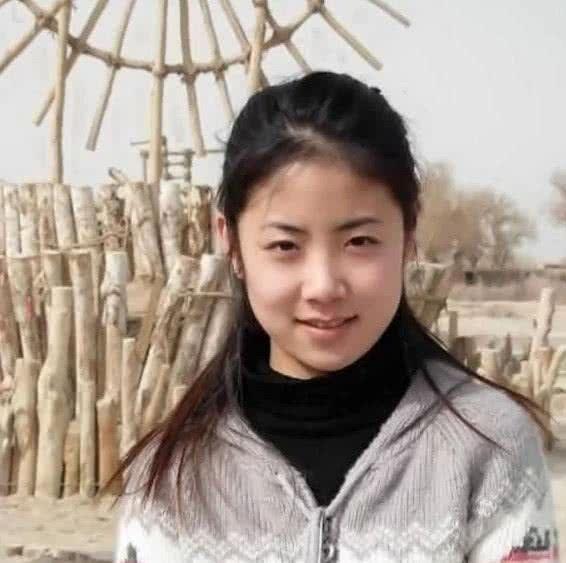 曹佳睿个人资料图片 她的确不怎么红