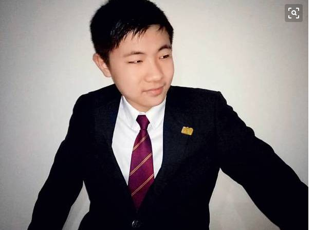 李昕泽父母是做什么的 李昕泽现在身价多少