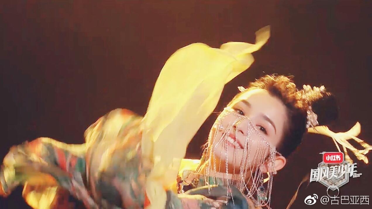 哈妮克孜个人资料简介 据说她已经被陈赫签下了