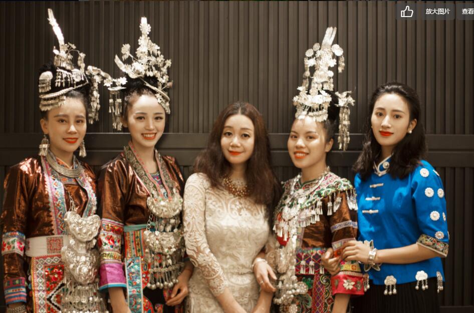 吴虹飞为什么要写嫁衣这样吓人的歌曲 她是1975年出生的吗