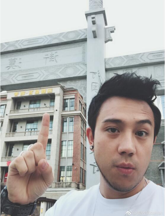 ���º���Ǳ�����ĸ���˧ ���º���״���