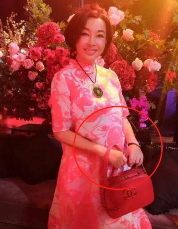 ���������˶���� ���ڵ������컳��������ļٵ�