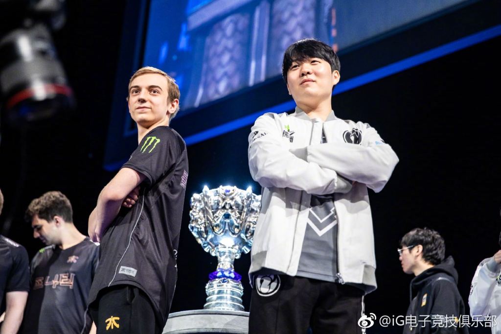 RookieΪʲô���⼦������ Rookie�Ǻ�������������ô��ô��