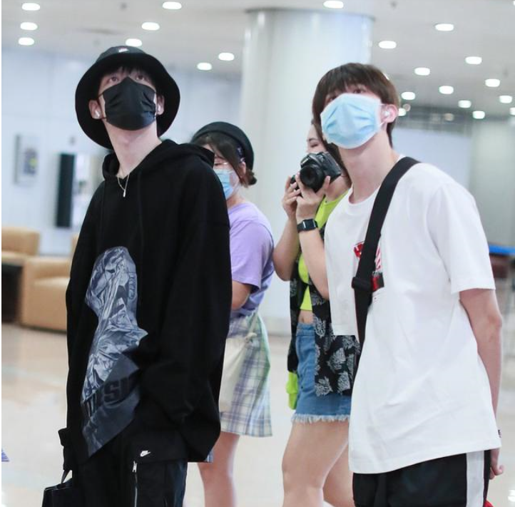 ���ú�����͢��ʲô��ϵ ����������������͢��