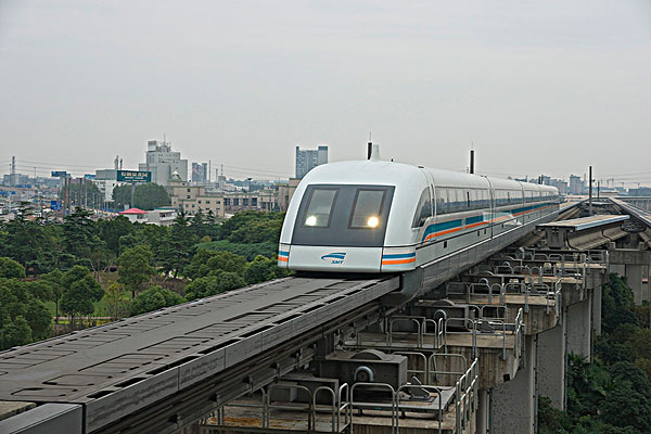 �й��������г��ķ�չ��״ Ŀǰ�й�ֻ���Ϻ��д������г�