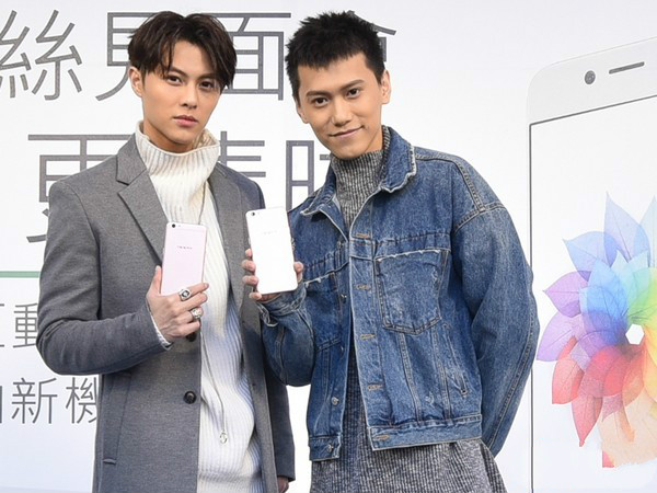 Сʱ�������������ӱȽ� ë�����ĽᡰѧУ�Ӳ����к���