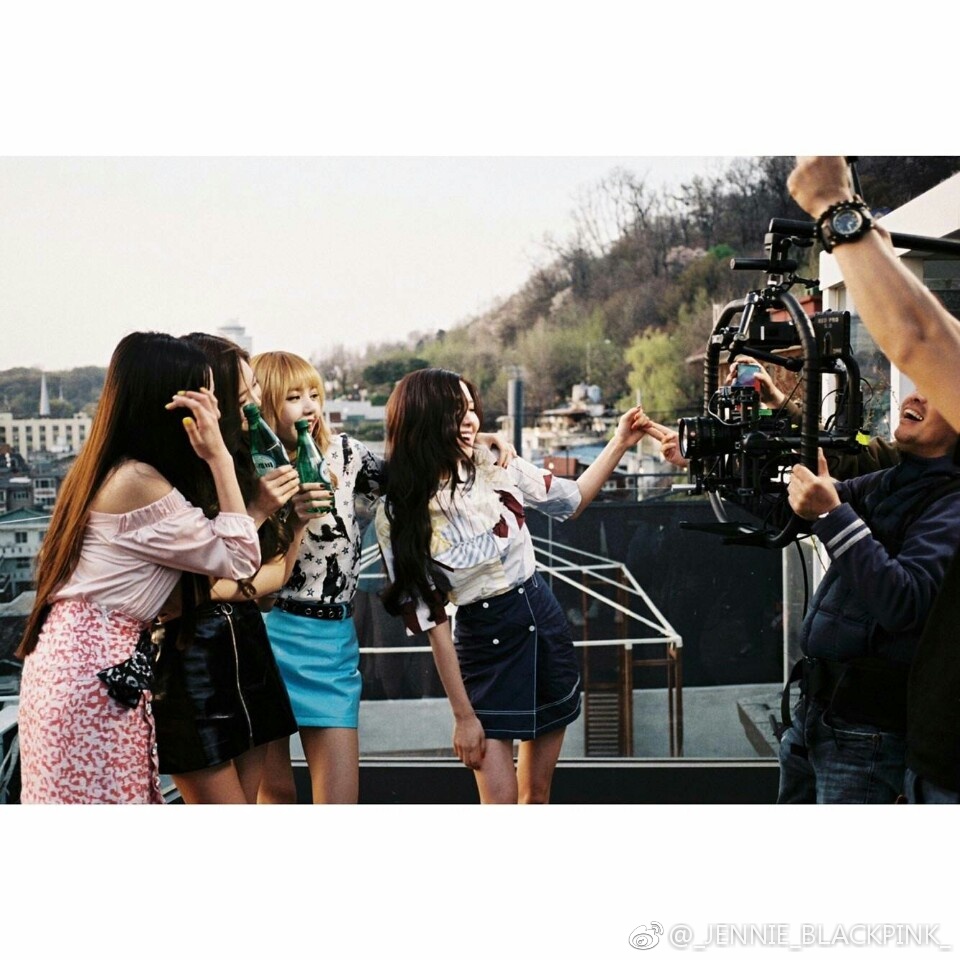 jennie�����ݻ�ˮ��ʲô��˼ ���Ի�ˮ����λ�Ӧ��