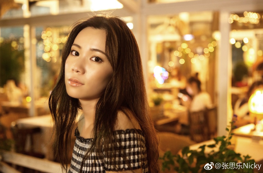 张思乐现在的男朋友是付豪吗 张思乐全家福照片