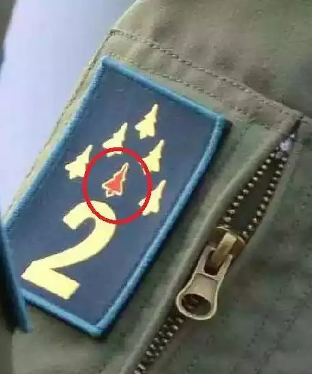 余旭牺牲的原因 空军女飞行员余旭跳伞撞到僚机副翼