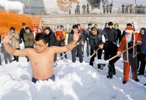 金松浩挑战不可能怎么做到的 金松浩挑战冰王现场组图