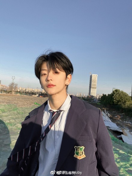 �������ξ�Ȼ��Ů�� ��û���ؿ�����̫���к���