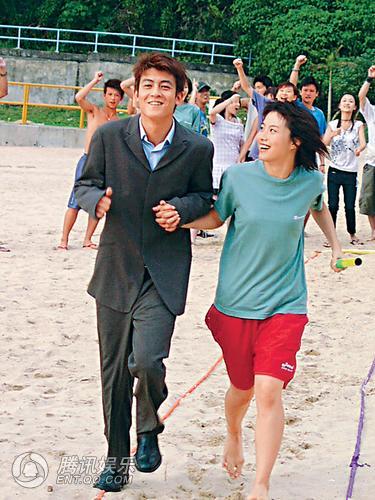 邓丽欣陈冠希拍过拖吗 邓丽欣的胸是多大罩杯的