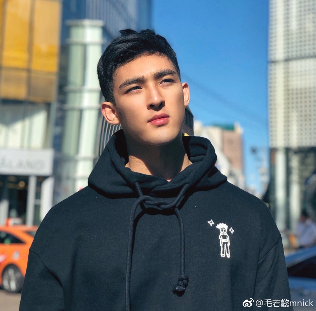 ��β��ǰ����ë��ܲ������Ƭ ë��ܲ������ͬ����