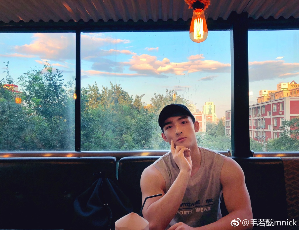 ��β��ǰ����ë��ܲ������Ƭ ë��ܲ������ͬ����